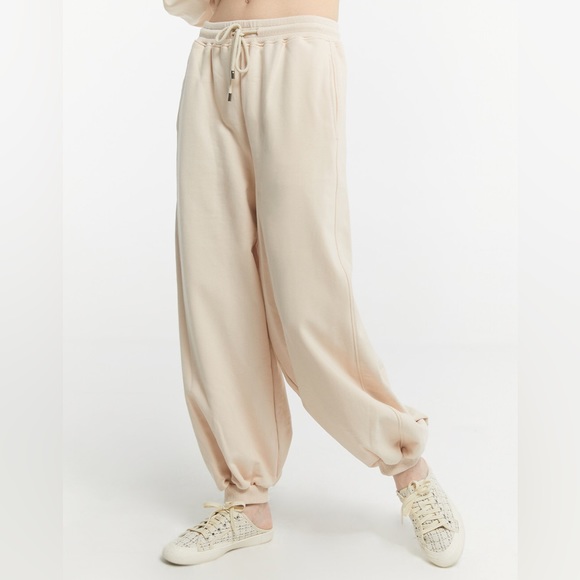 Lattelier Tan High-Waisted Drawstring Pipe-Shaped Jogger Size Medium Brand New - Picture 2 of 16